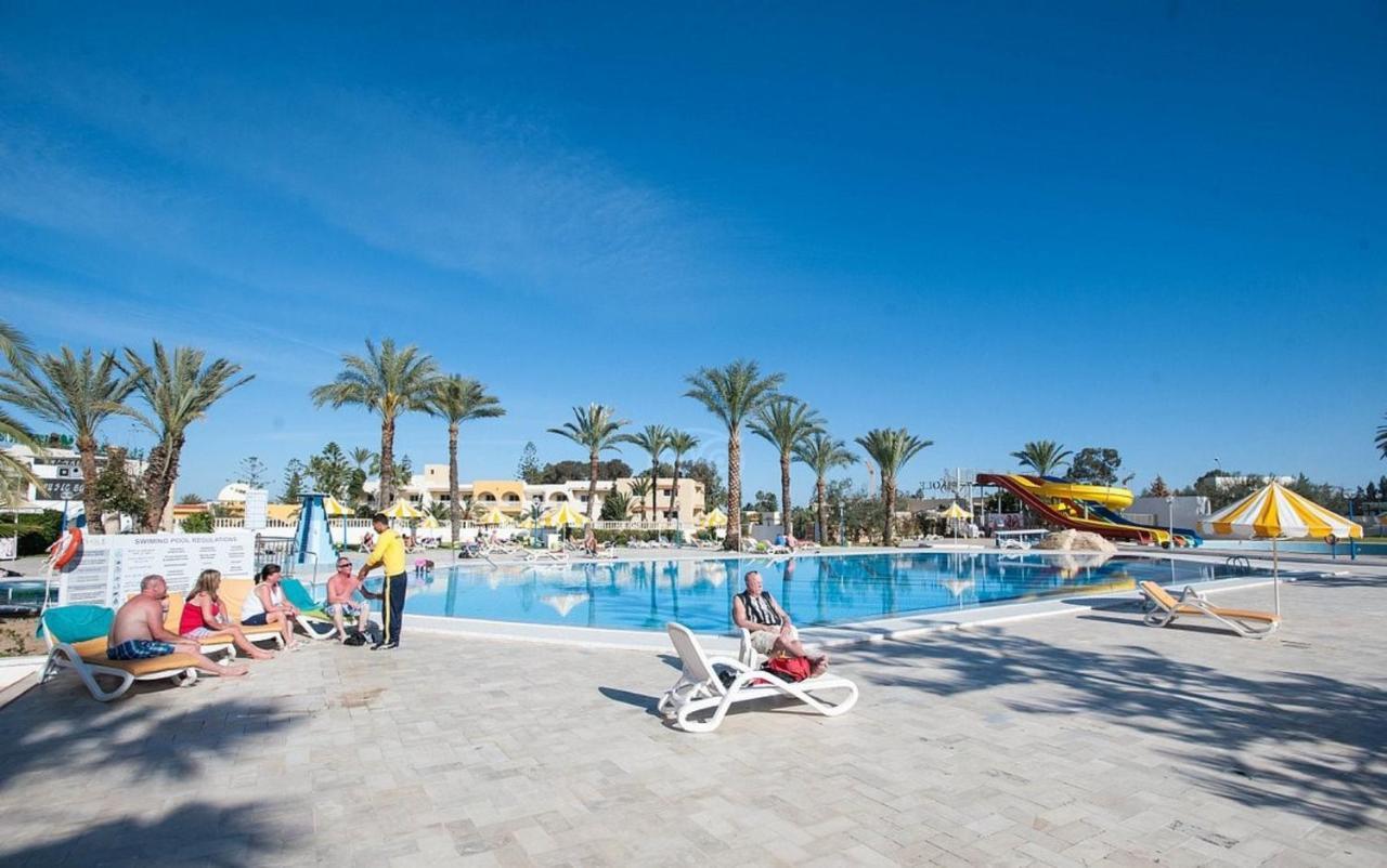Riviera Hotel - Family Only Порт-Эль-Кантауи Экстерьер фото